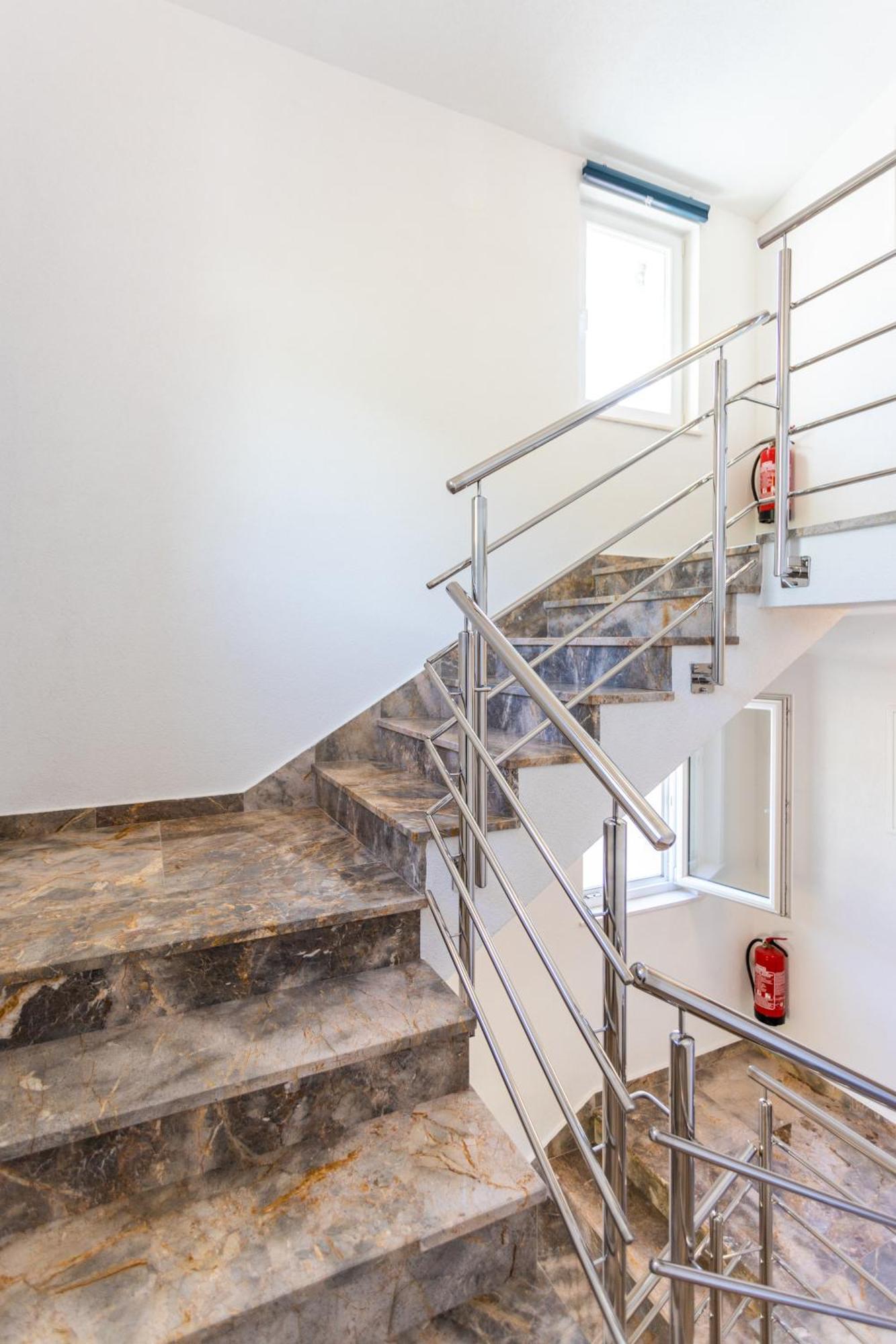Villa Ana Perfect For Families With Kids And Groups,House With Heated Pool 珀德垂那 外观 照片