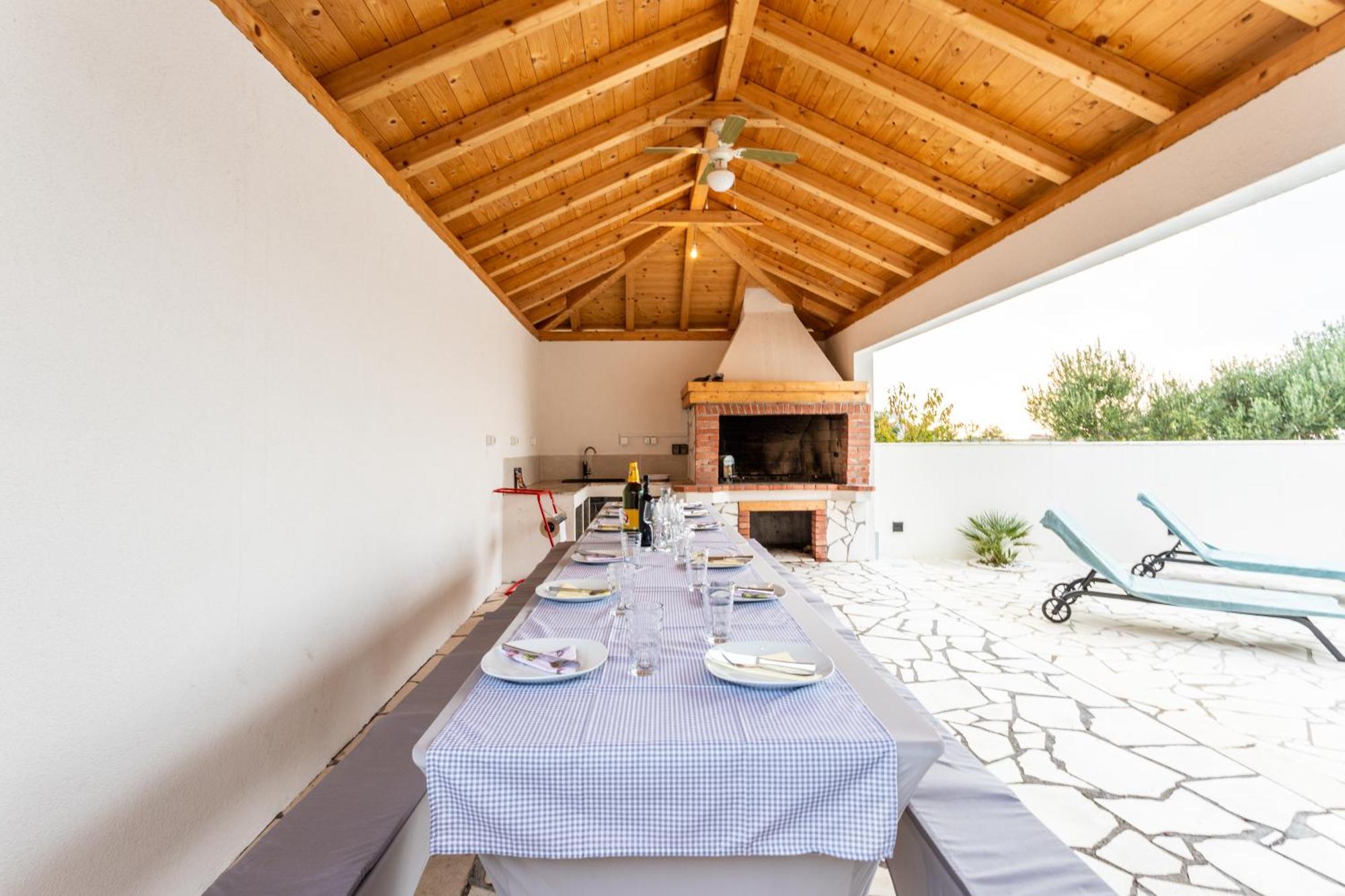 Villa Ana Perfect For Families With Kids And Groups,House With Heated Pool 珀德垂那 外观 照片